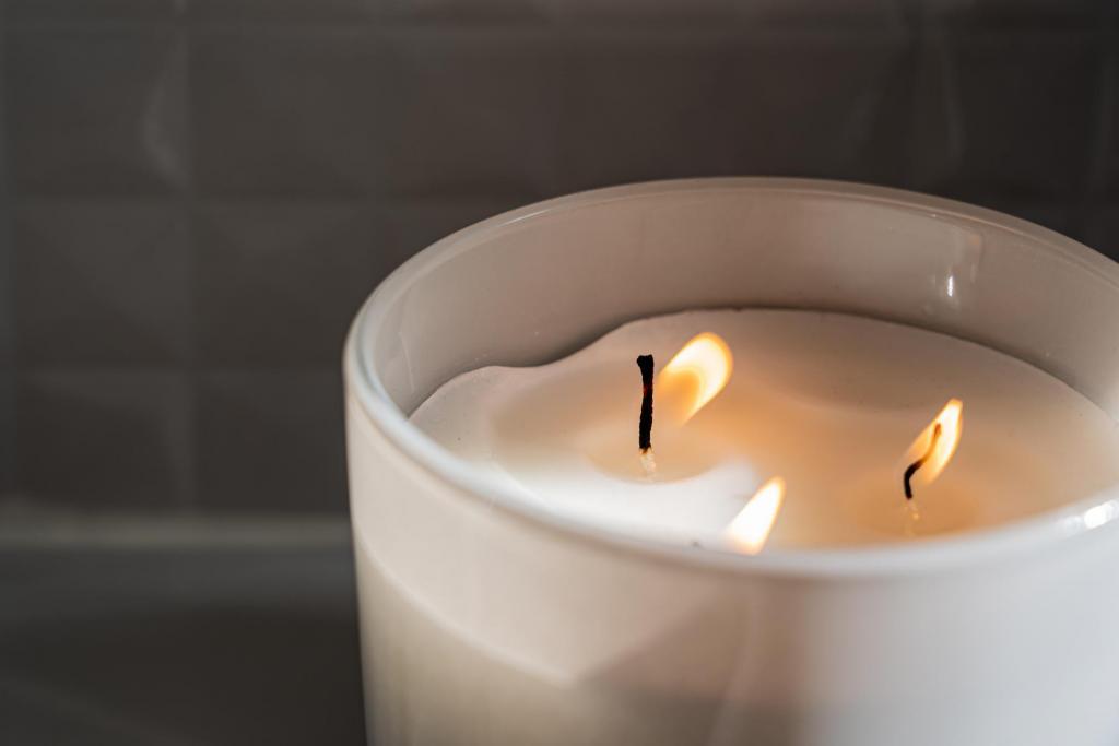 candle light with Usocore refined wax